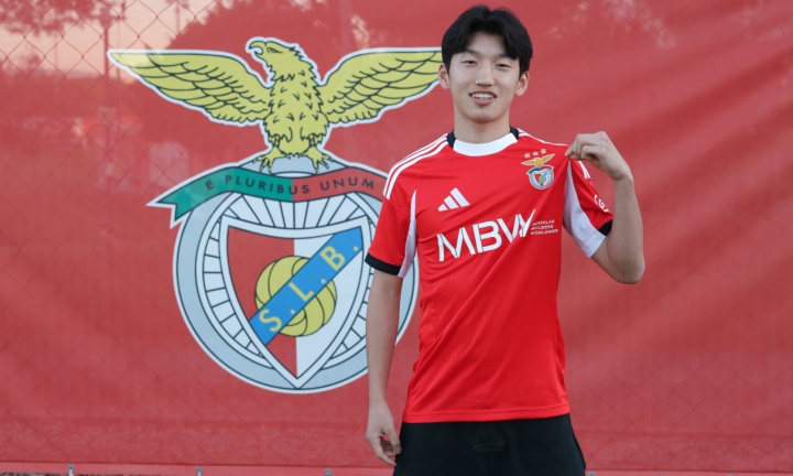 本菲卡與16歲華裔中場新星簽下首份職業合同
