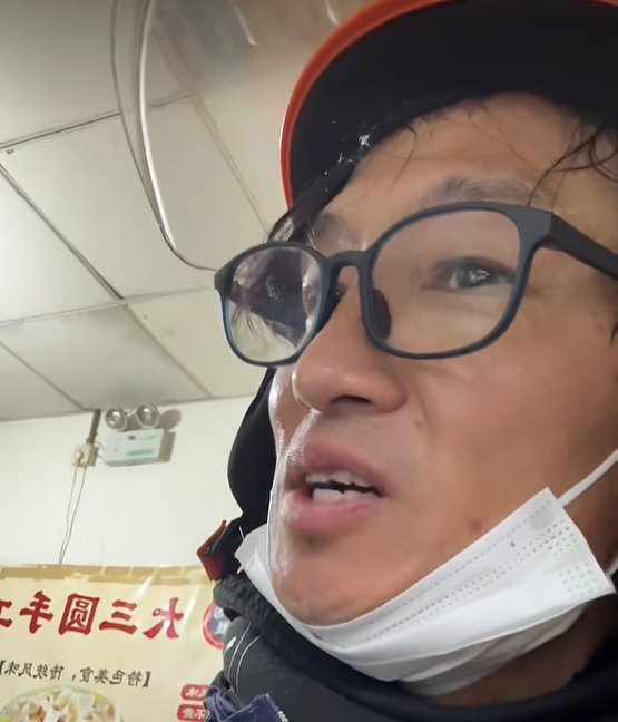 昔日國安冠軍后衛(wèi)邱忠輝轉(zhuǎn)行外賣騎手：日均14小時(shí)跑69單，收入三四百