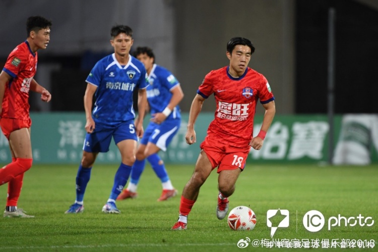 中甲第8輪：黃威、澤·維托爾破門 南京城市2-0送梅州四連敗