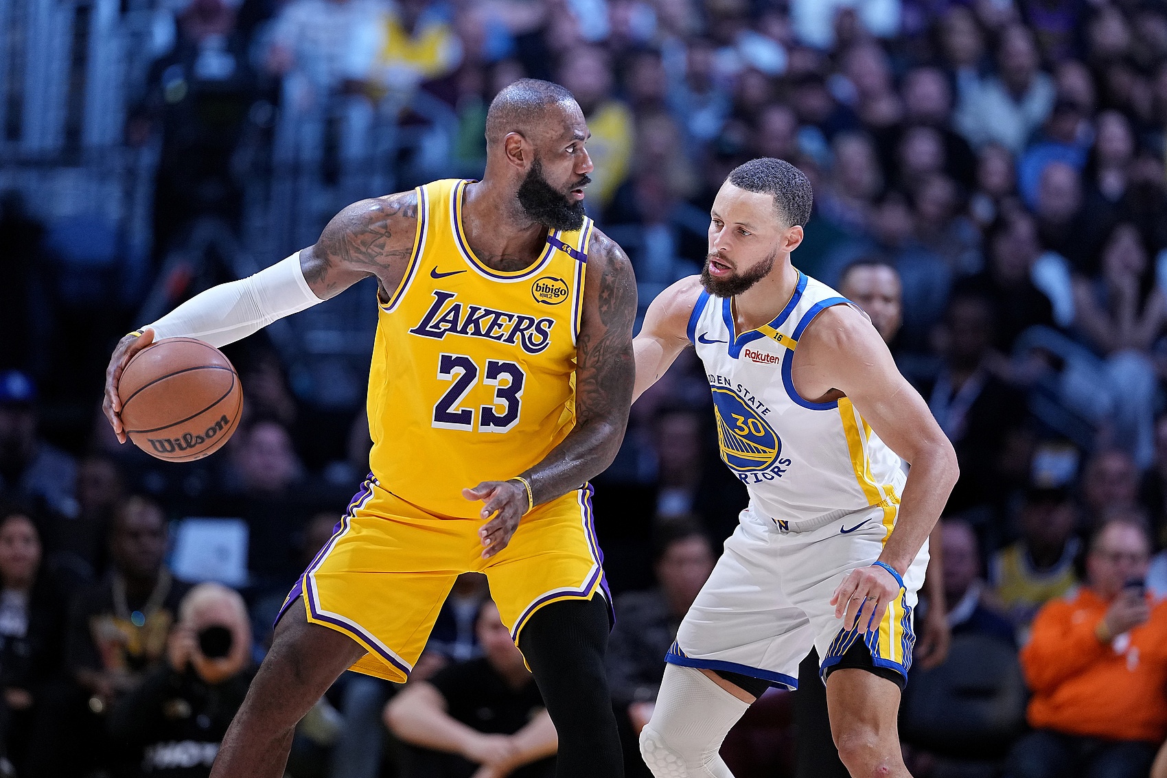 詹姆斯登《時代》封面 NBA六人入選體育百大