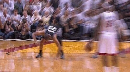 馬刺隊史六大自毀勝局時刻：文班傳背 福克斯被帽 妖刀送2+1 小卡丟罰球