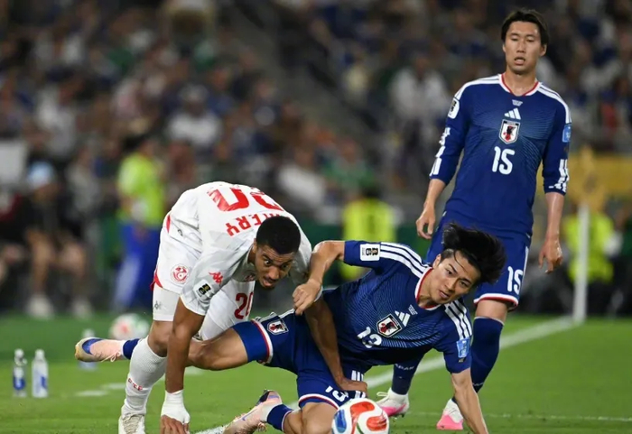 日本4-0突尼斯創(chuàng)亞洲球隊(duì)世界杯最大勝績(jī)，整體性碾壓個(gè)體優(yōu)勢(shì)